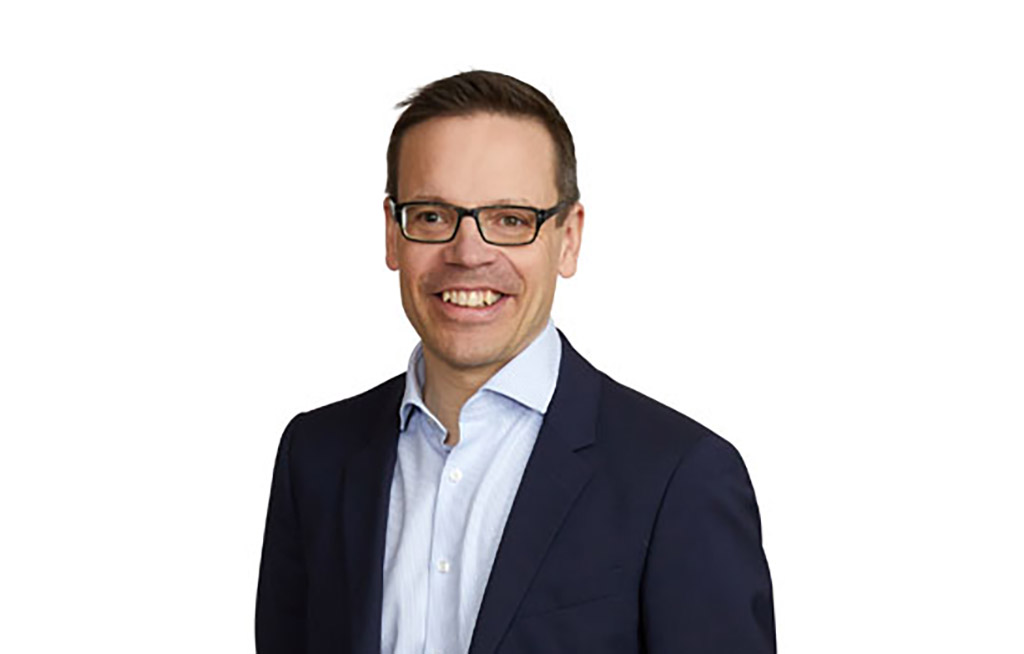 Kuvassa Nivoksen kaukolämpö- ja vesiliiketoiminnoista vastaava johtaja Juha Voho