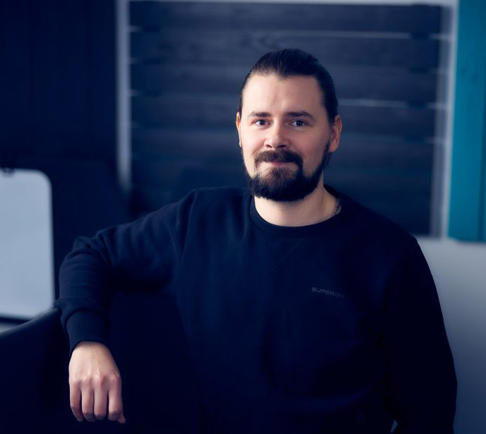Kuvassa kaukolämmön rakennuttamispäällikkö Joonas Mäntynen